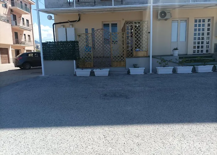 Brezza Marina Guest house *