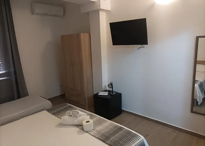 Brezza Marina Guest house Cirella